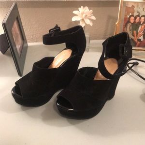 Gianni Bini wedges size 6
